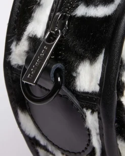 Cow Print Heart Shaped -Laukku*Dr. Martens Sale