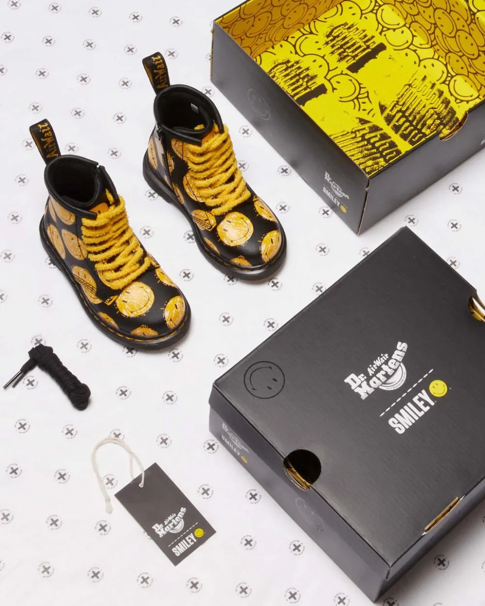 Infant 1460 Smiley® Leather Boots*Dr. Martens Cheap