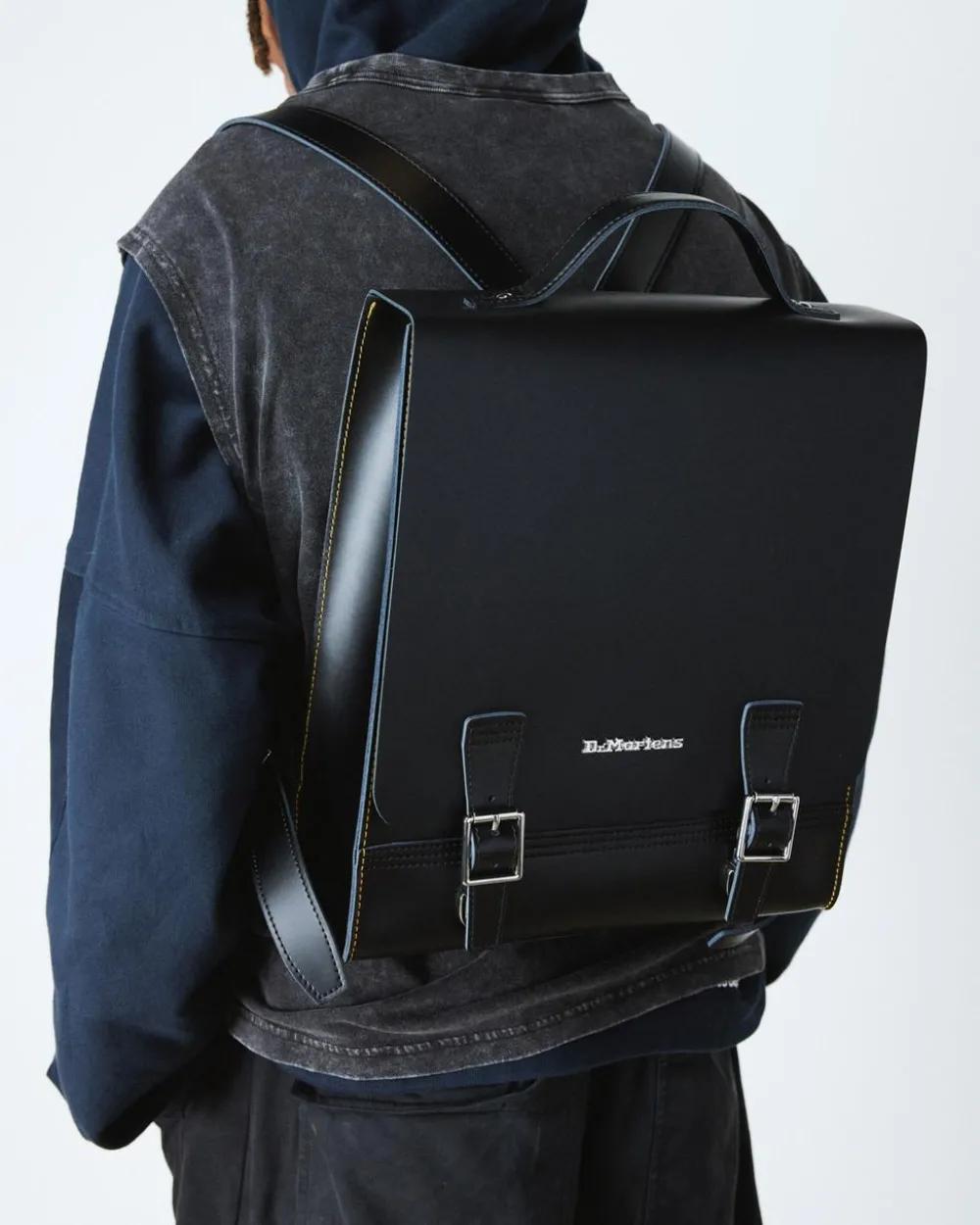 Kiev Leather Box Laptop -Reppu*Dr. Martens Online