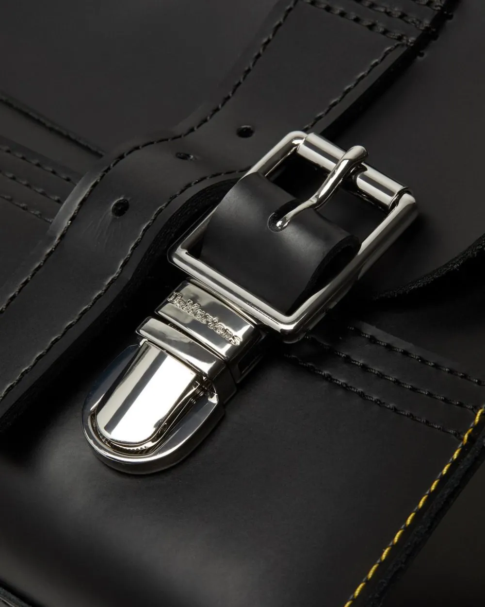 Kiev Leather Box Laptop -Reppu*Dr. Martens Online