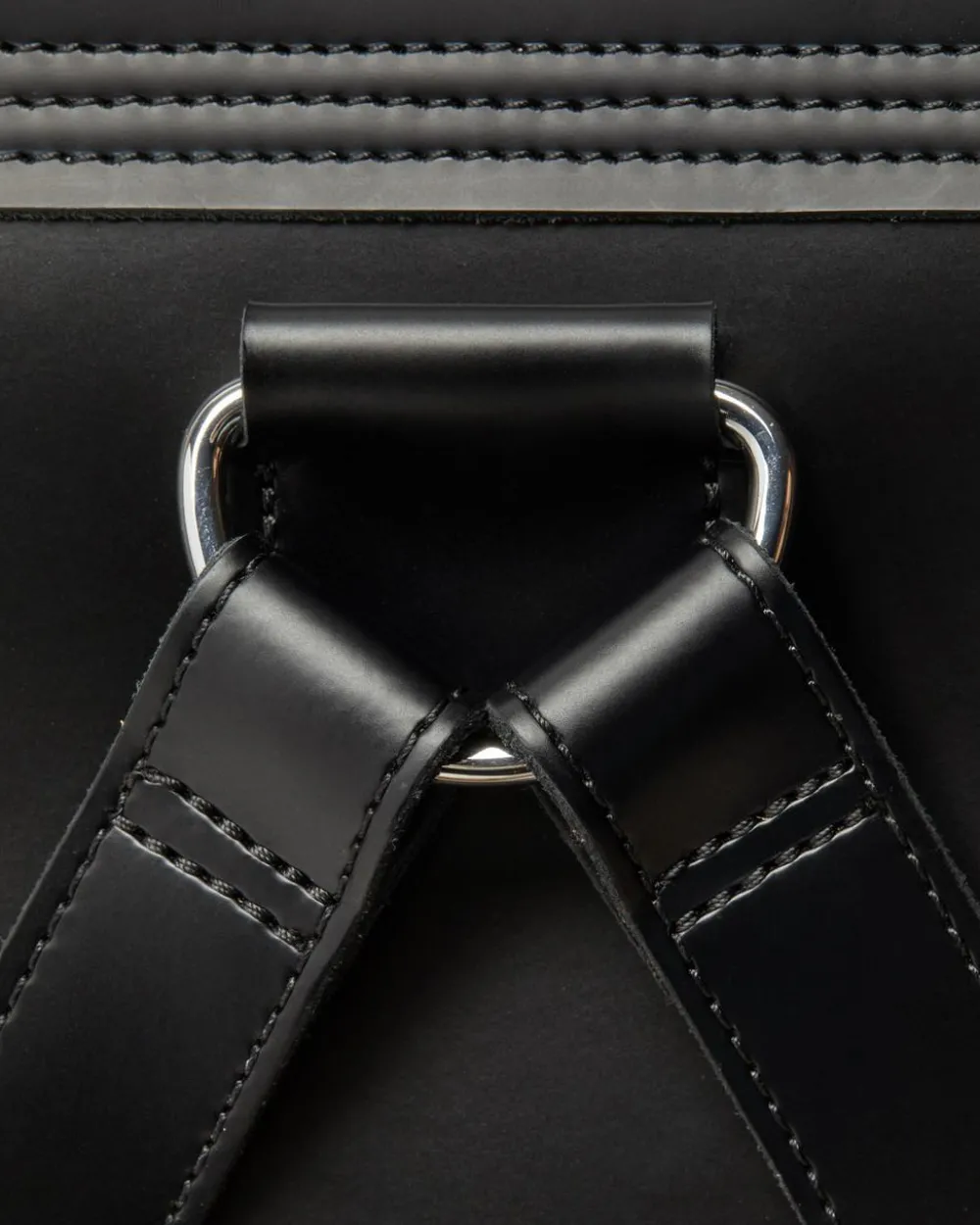 Kiev Leather Box Laptop -Reppu*Dr. Martens Online