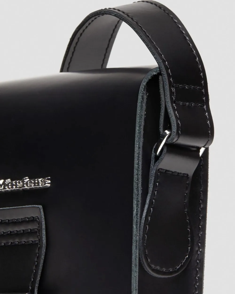 Kiev Smooth Leather Leather Vertical Crossbody -Laukku*Dr. Martens Discount