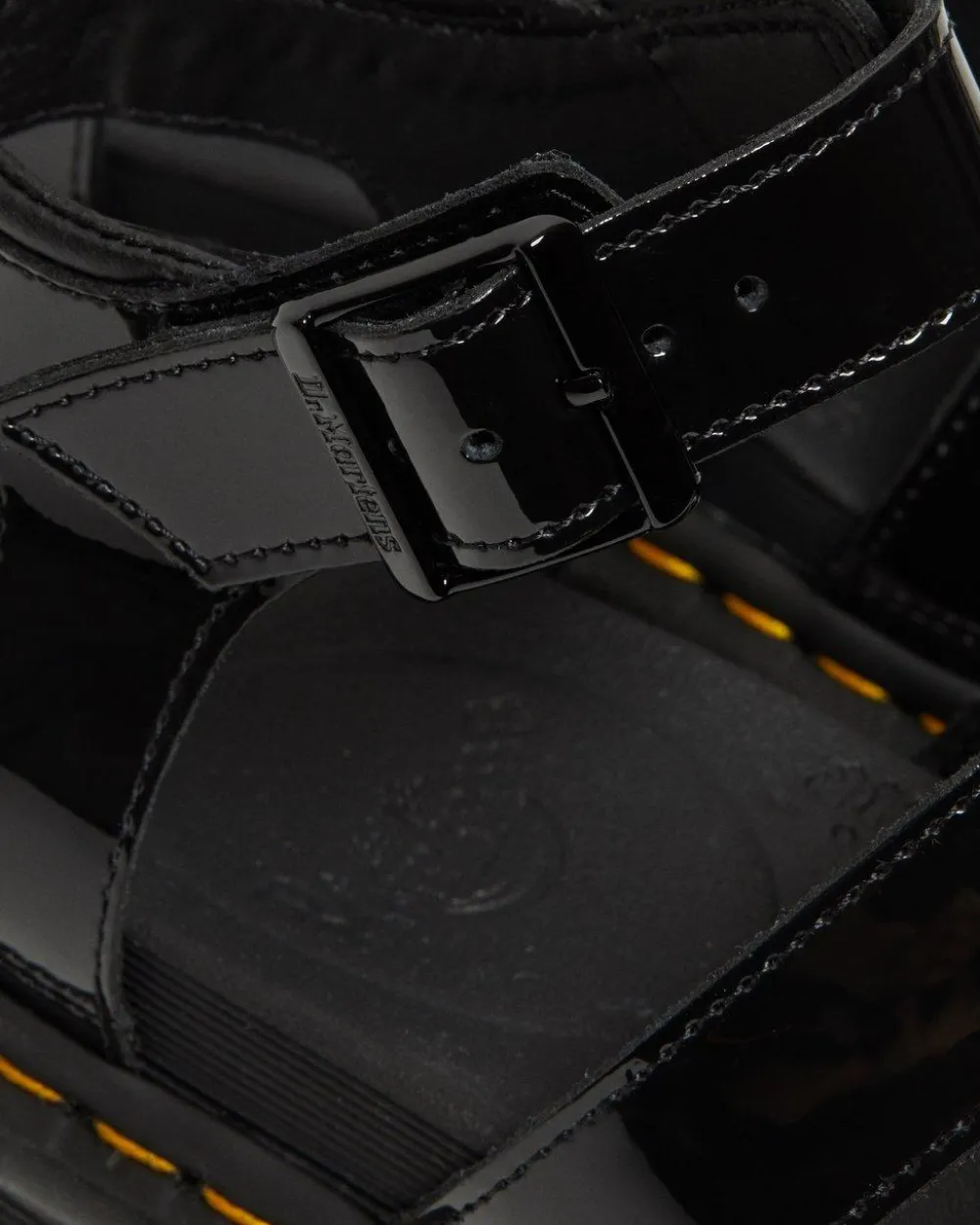 Kiiltonahkaiset Blaire-Gladiaattorisandaalit*Dr. Martens Best